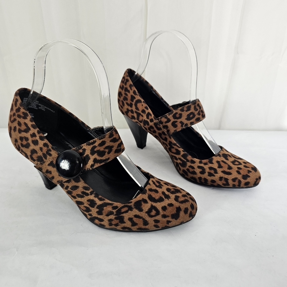 Jacyln Smith Leopard Print Mary Jane Heels Faux Sueded Size 6